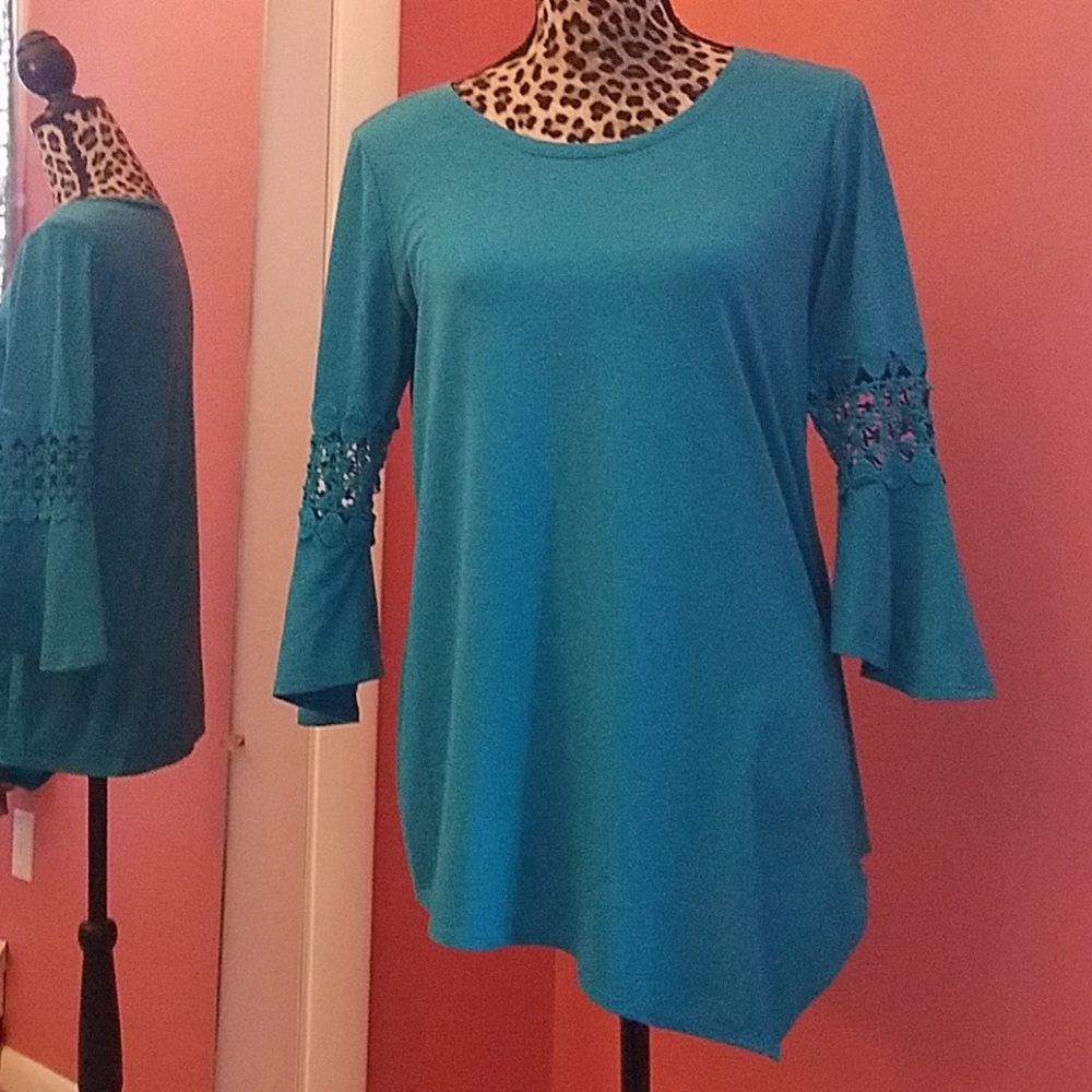 Blue 3/4 sleeve top